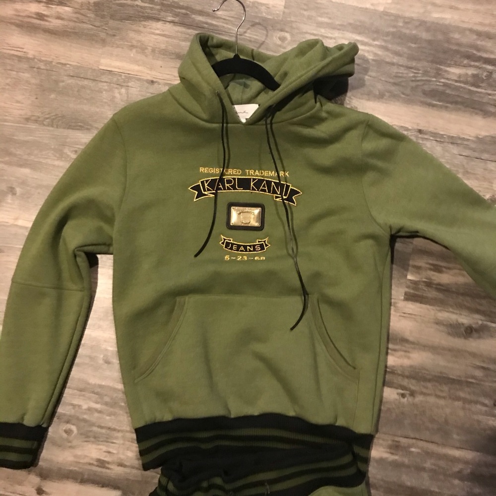 Karl Kanu hoodie and fleece pants set. Size small
